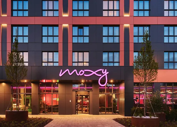 Hotel Moxy 3*