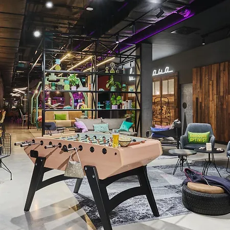 Moxy Hotel 3*