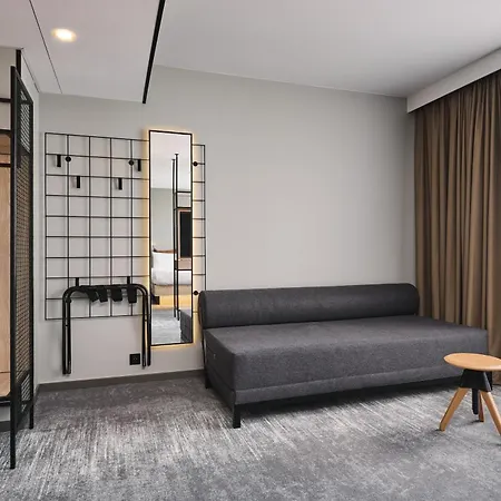 Hotel Moxy 3*