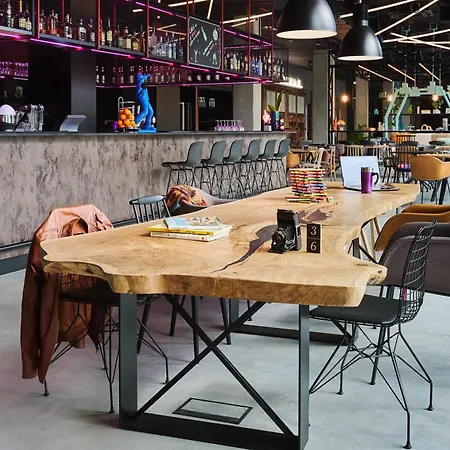 Moxy Hotel 3*