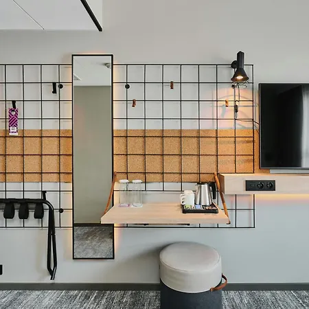 Hotel Moxy 3*