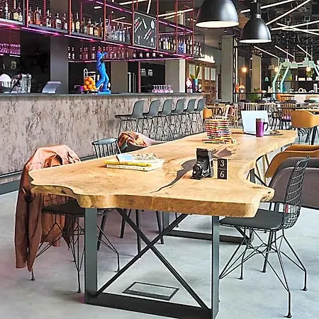 Moxy Hotel 3*