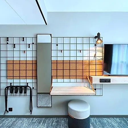 Moxy Hotel 3*