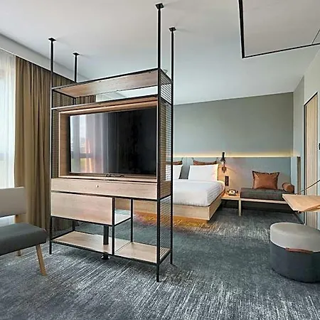 Moxy Otel 3*