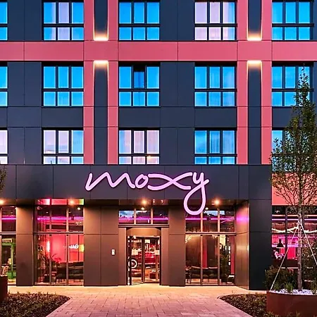 Moxy 3* Varşova