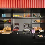 Отель Moxy 3*