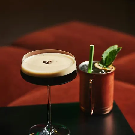Moxy 3*