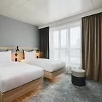 Moxy 3*