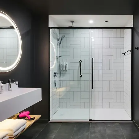 Moxy Hotell Warszawa