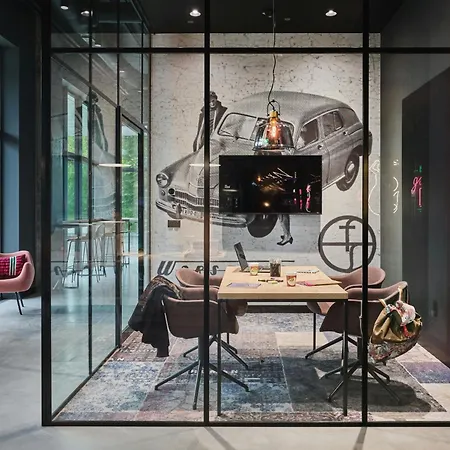 Hotell Moxy Warszawa